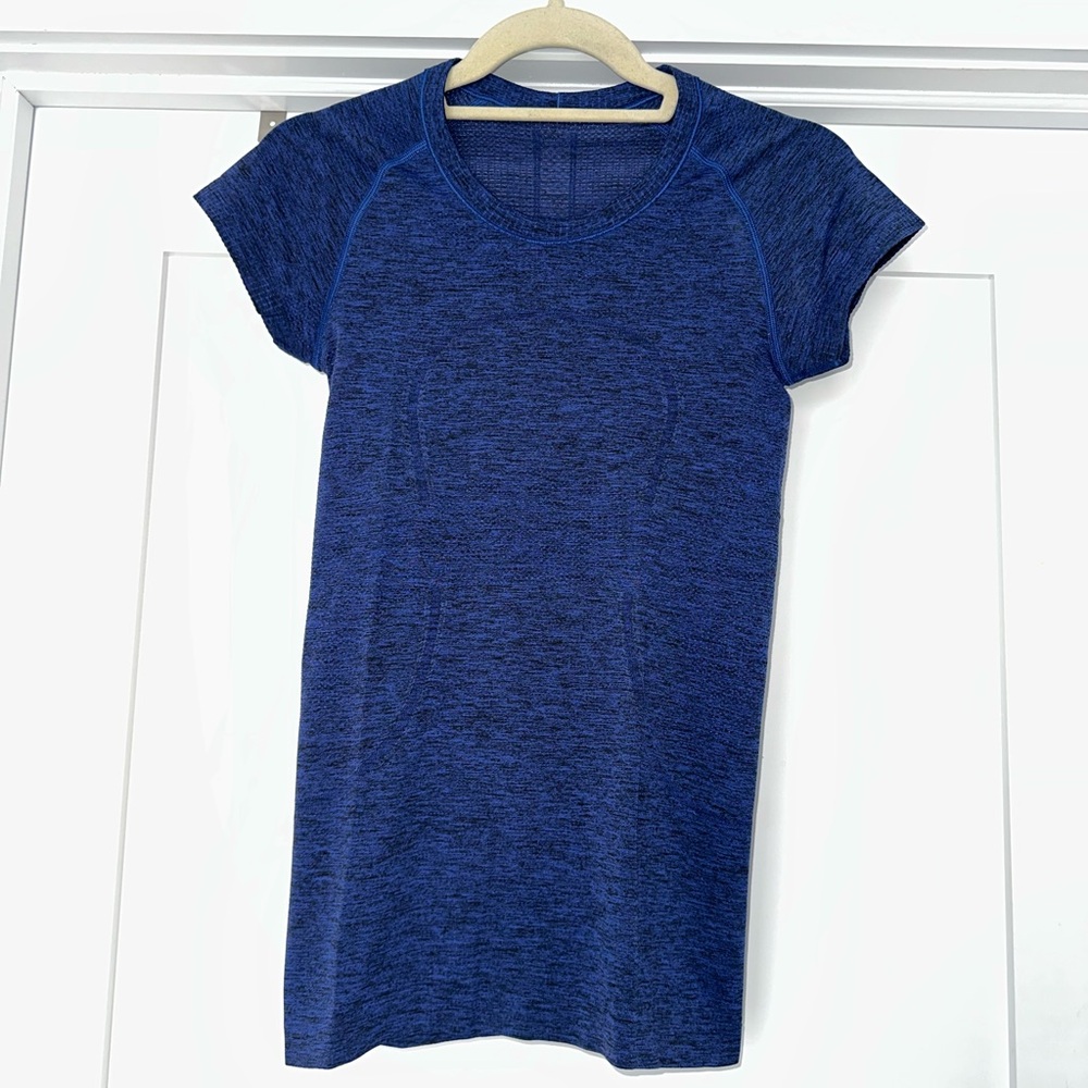 Lululemon Swiftly Tech Short-Sleeve Shirt Hip Length in Cerulean Blue, Size 4